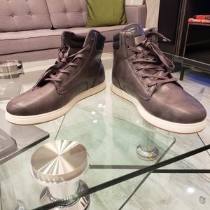 Sold-NWT  - Levi's grey sneaker booties